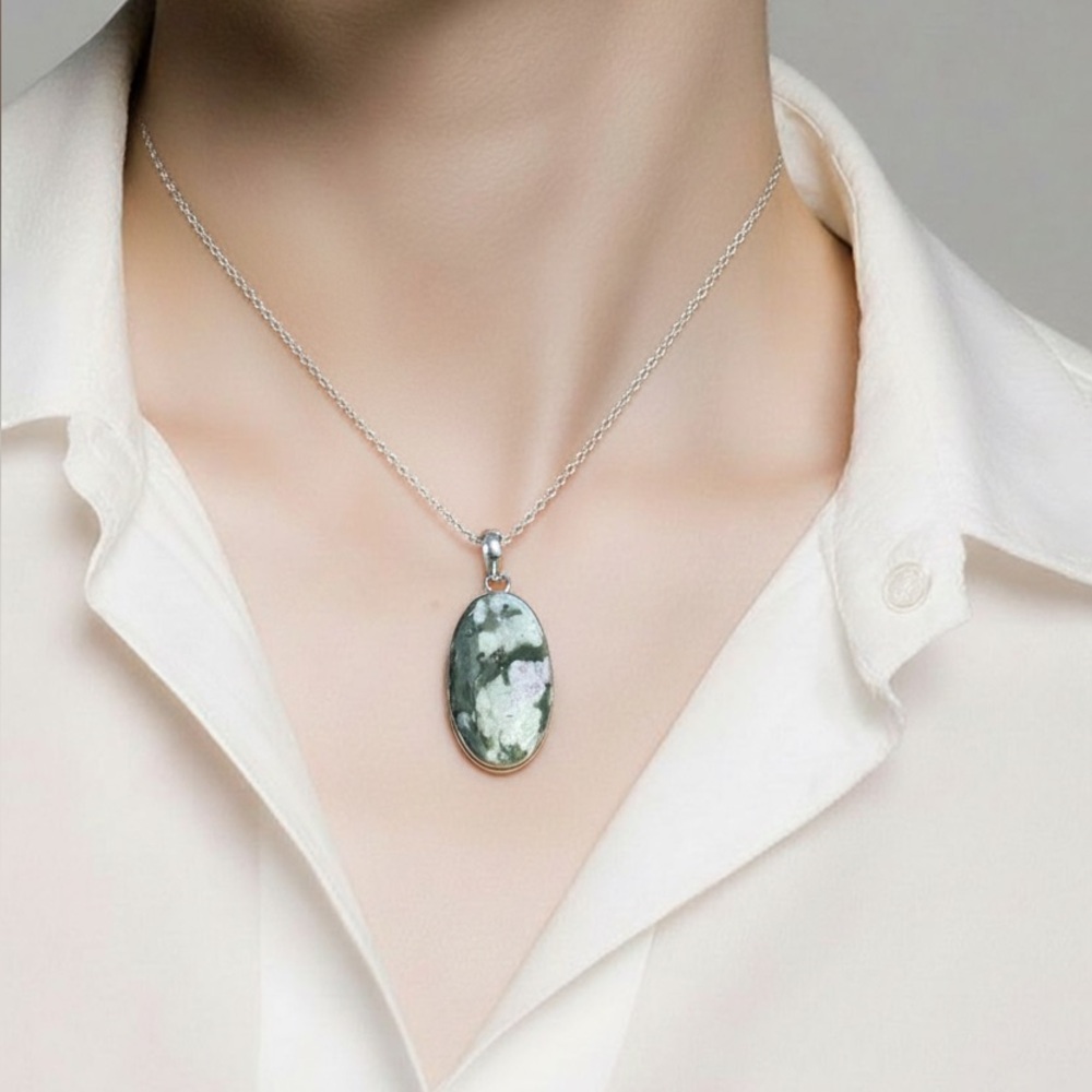 Peace Jade Necklace - Picture 2 of 9